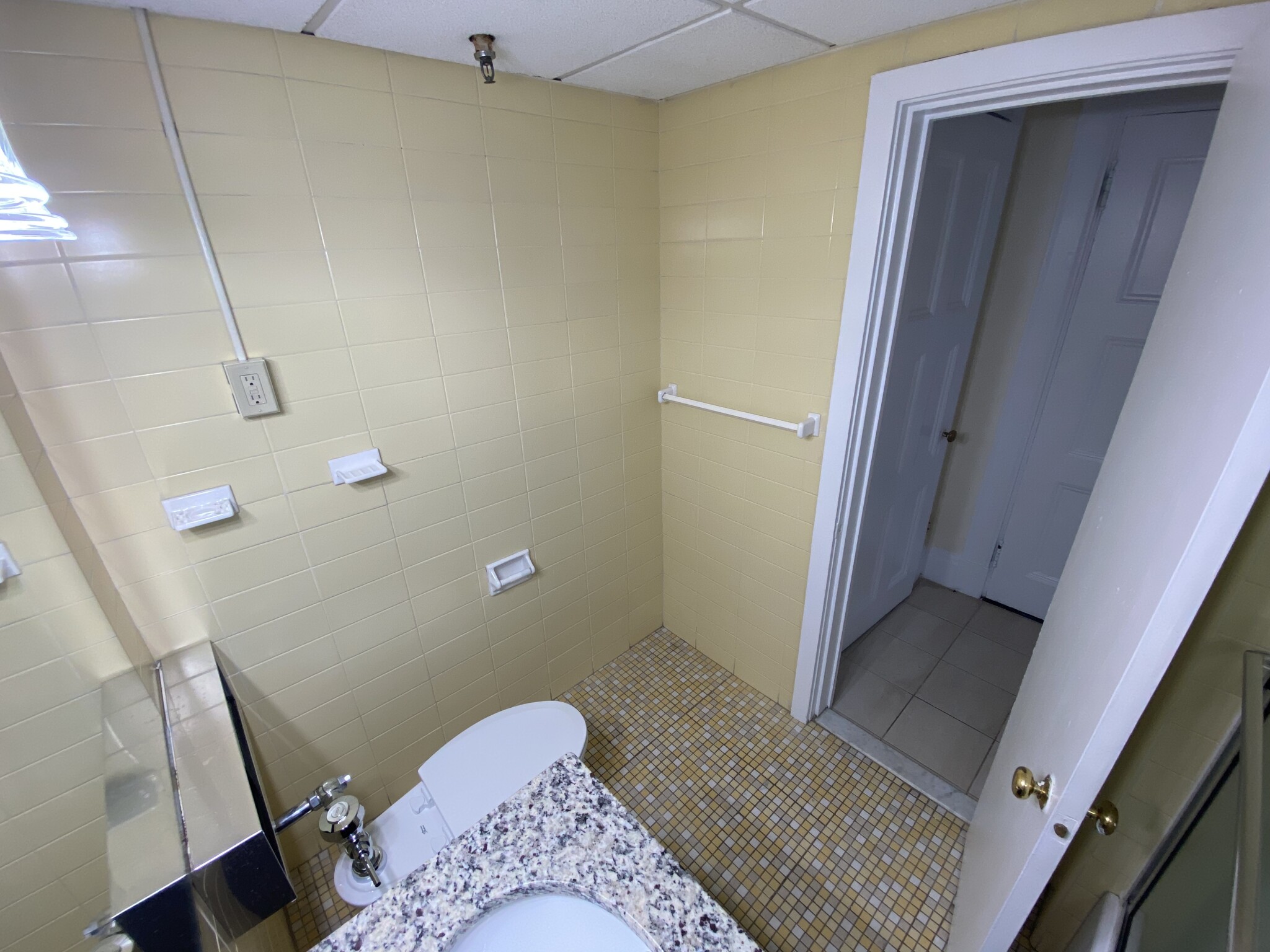 Studio bed, 1 bath apartment for rent at 62 Boylston St Unit 922, Theatre District — photo 4 of 6