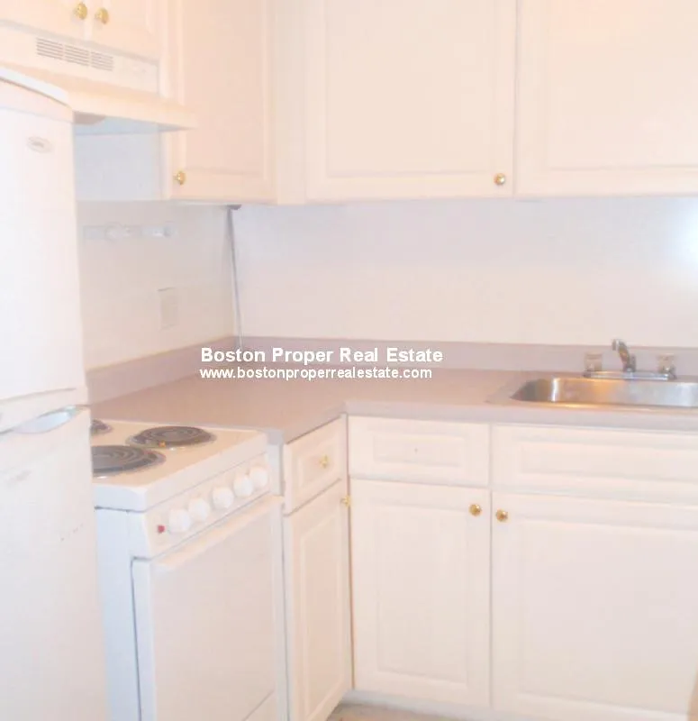 Studio bed, 1 bath apartment for rent at 62 Boylston St Unit M14, Boston Downtown — photo 6 of 6