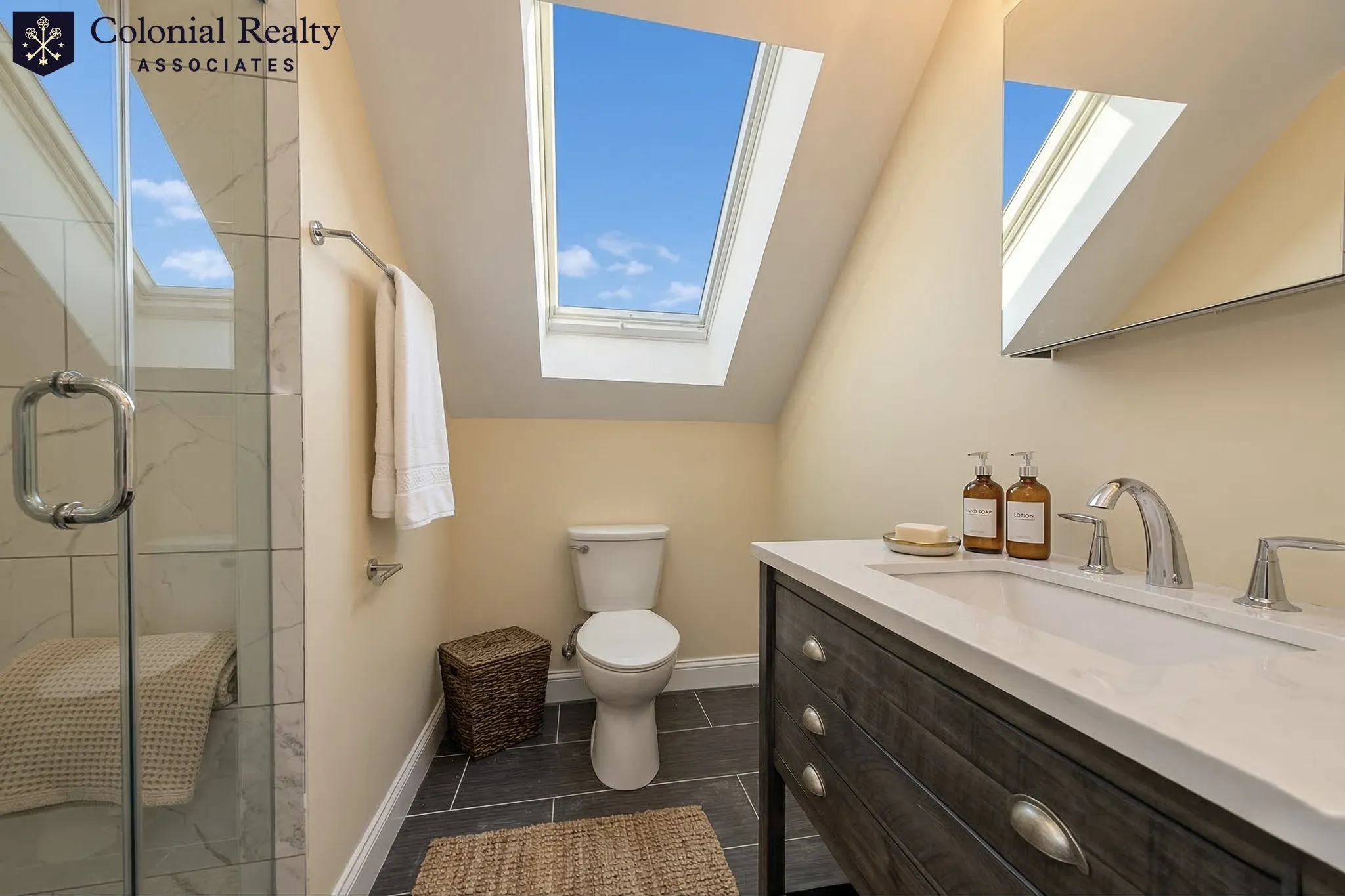 5 bed, 5.5 bath apartment for rent at 62 Bradbury Ave Unit 2, Medford — photo 3 of 13