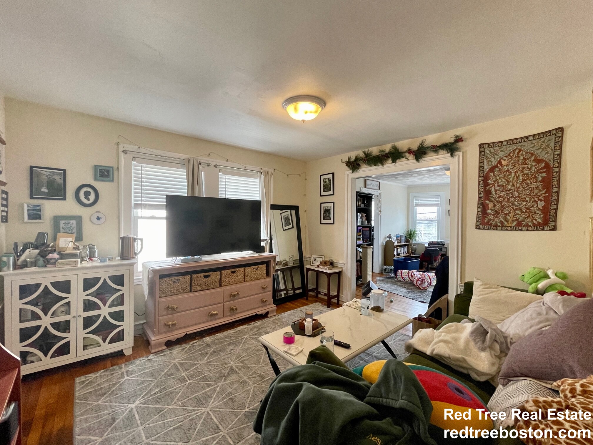 3 bed, 1 bath apartment for rent at 62 Brock St Unit 2, Oak Square — photo 1 of 11