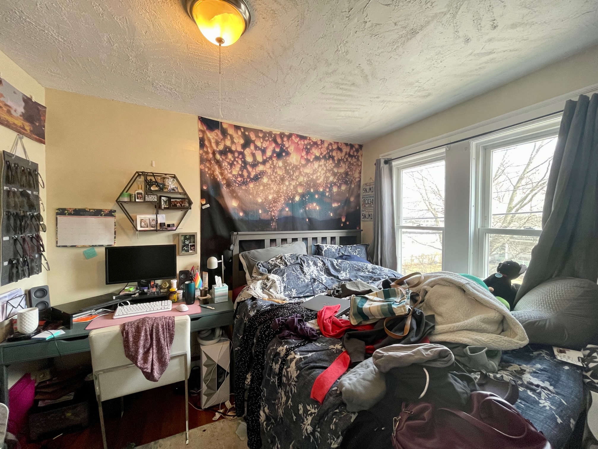 3 bed, 1 bath apartment for rent at 62 Brock St Unit 3, Oak Square — photo 6 of 11