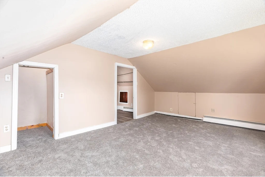 4 bed, 1 bath apartment for rent at 62 Butler St Unit 2, Glenwood — photo 13 of 20