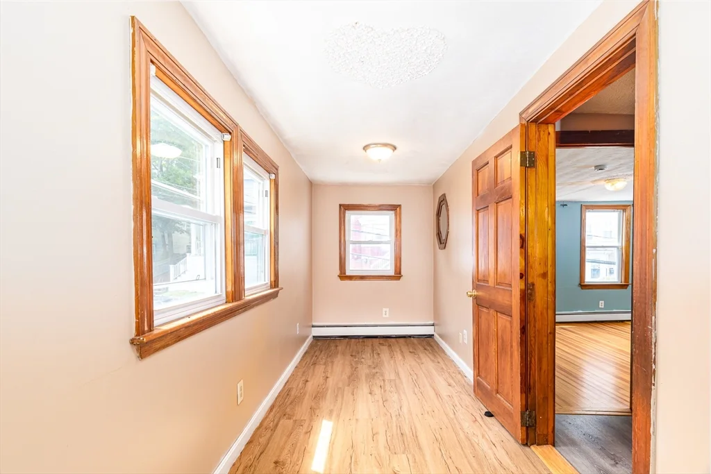 4 bed, 1 bath apartment for rent at 62 Butler St Unit 2, Glenwood — photo 10 of 20