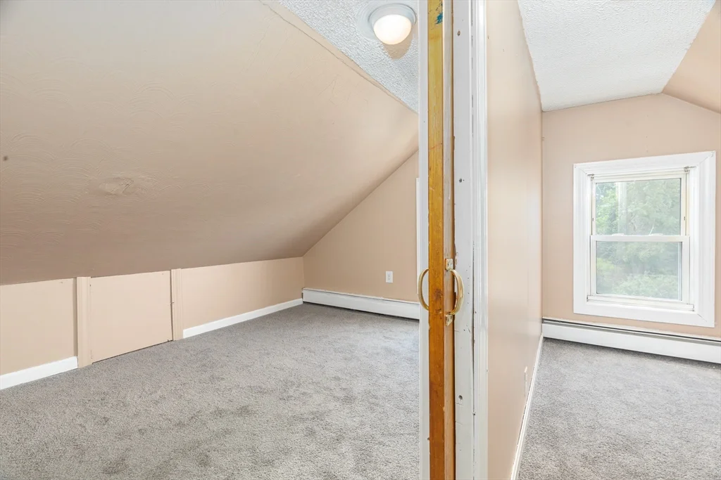 4 bed, 1 bath apartment for rent at 62 Butler St Unit 2, Glenwood — photo 14 of 20