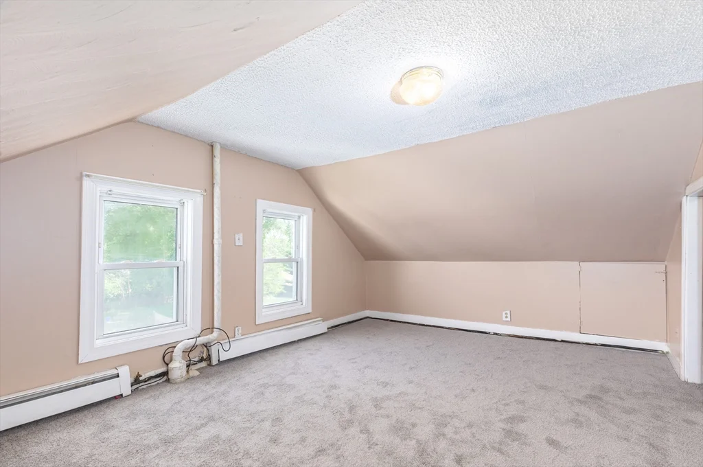 4 bed, 1 bath apartment for rent at 62 Butler St Unit 2, Glenwood — photo 12 of 20