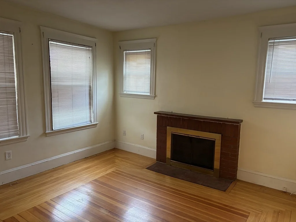 3 bed, 1 bath apartment for rent at 62 Chapman St Unit 1, North Quincy — photo 5 of 18