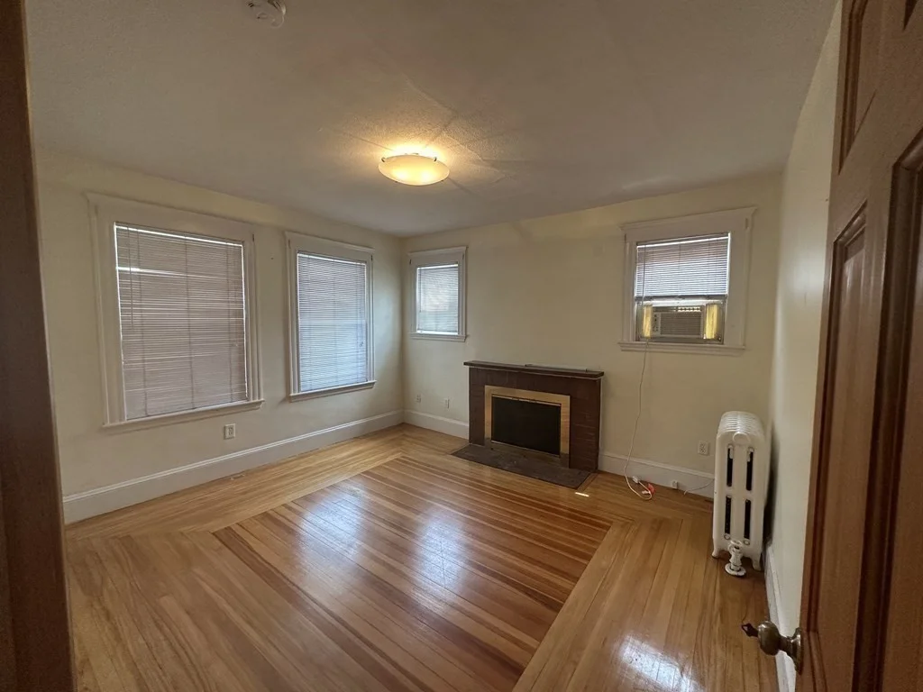 3 bed, 1 bath apartment for rent at 62 Chapman St Unit 1, North Quincy — photo 4 of 18