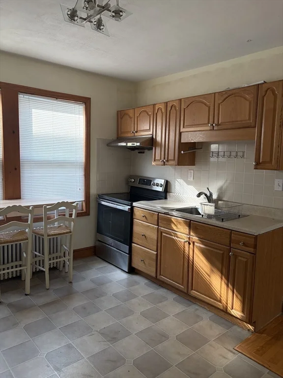 3 bed, 1 bath apartment for rent at 62 Chapman St Unit 1, North Quincy — photo 11 of 18