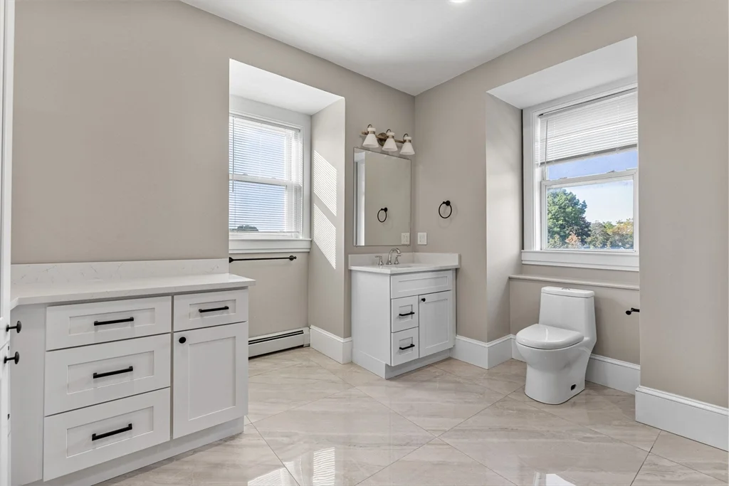 3 bed, 2 bath apartment for rent at 62 Chestnut St Unit Unit 2, Saugus — photo 15 of 22