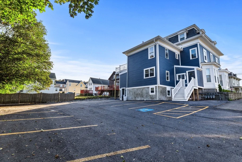 3 bed, 2 bath apartment for rent at 62 Chestnut St Unit Unit 2, Saugus — photo 19 of 22
