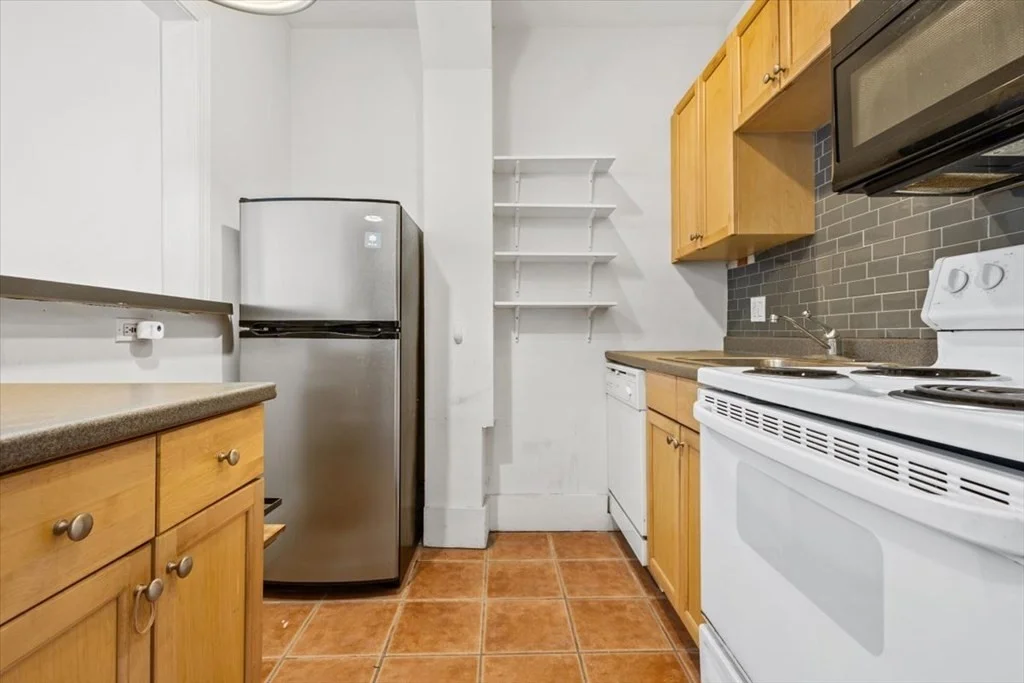 2 bed, 1 bath apartment for rent at 62 Clarendon St Unit 2, South End — photo 5 of 11