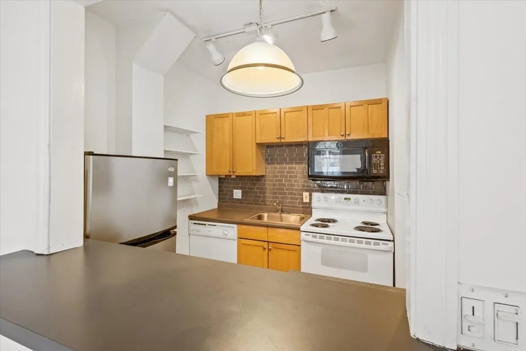 2 bed, 1 bath apartment for rent at 62 Clarendon St Unit 2, South End — photo 4 of 11