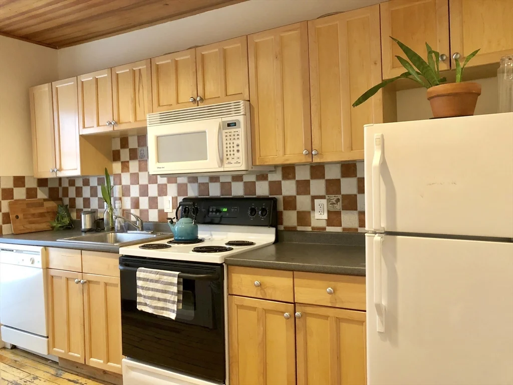 1 bed, 1 bath apartment for rent at 62 Clarendon St Unit 8E, South End