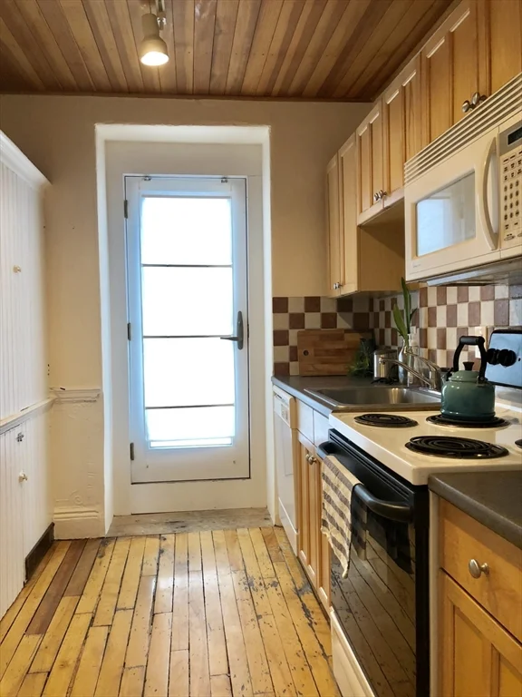 1 bed, 1 bath apartment for rent at 62 Clarendon St Unit 8E, South End — photo 2 of 10