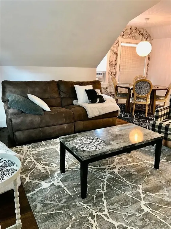 2 bed, 1 bath apartment for rent at 62 Cypress St Unit 5, Emerson Gardens — photo 6 of 9