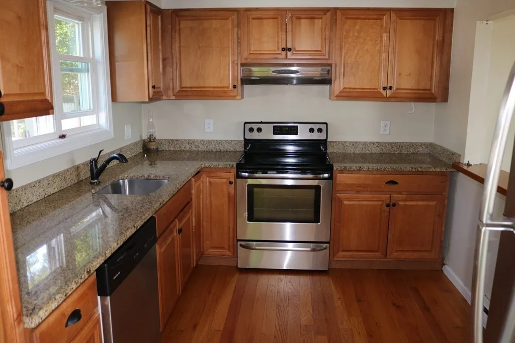 2 bed, 1 bath apartment for rent at 62 Eastern Point Rd Unit 3, Gloucester — photo 2 of 22