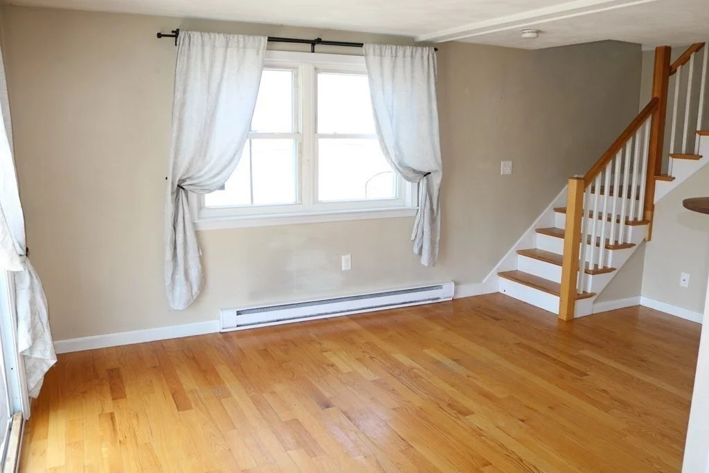 2 bed, 1 bath apartment for rent at 62 Eastern Point Rd Unit 3, Gloucester — photo 4 of 22
