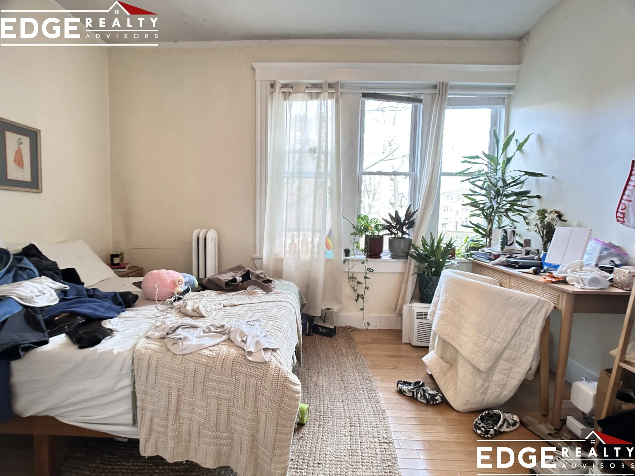 4 bed, 1.5 bath apartment for rent at 62 Egmont St Unit 1, North Brookline — photo 4 of 9