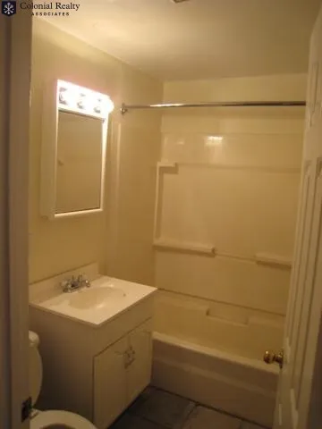 3 bed, 1 bath apartment for rent at 62 Egmont St Unit 12, North Brookline — photo 12 of 49