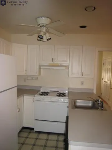 3 bed, 1 bath apartment for rent at 62 Egmont St Unit 12, North Brookline — photo 25 of 49