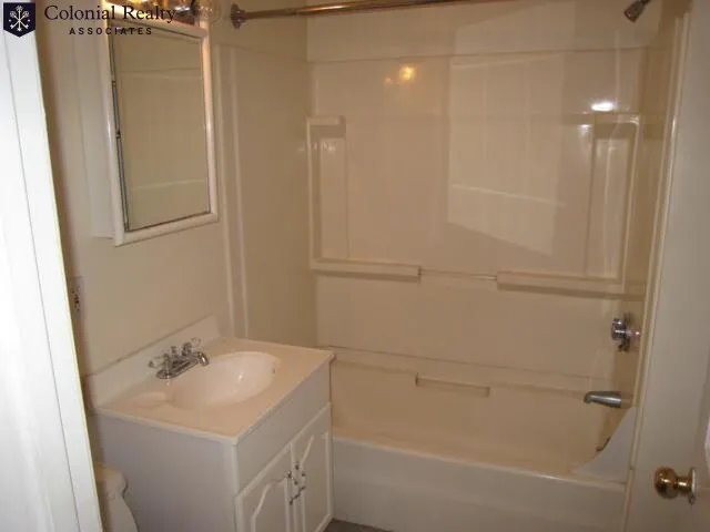 3 bed, 1 bath apartment for rent at 62 Egmont St Unit 12, North Brookline — photo 15 of 49