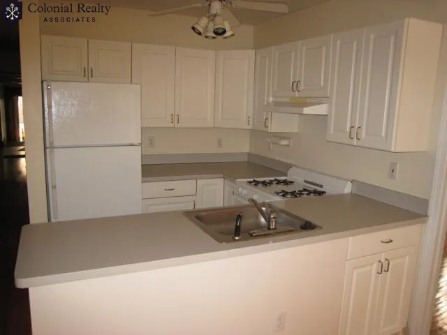 3 bed, 1 bath apartment for rent at 62 Egmont St Unit 12, North Brookline — photo 24 of 49