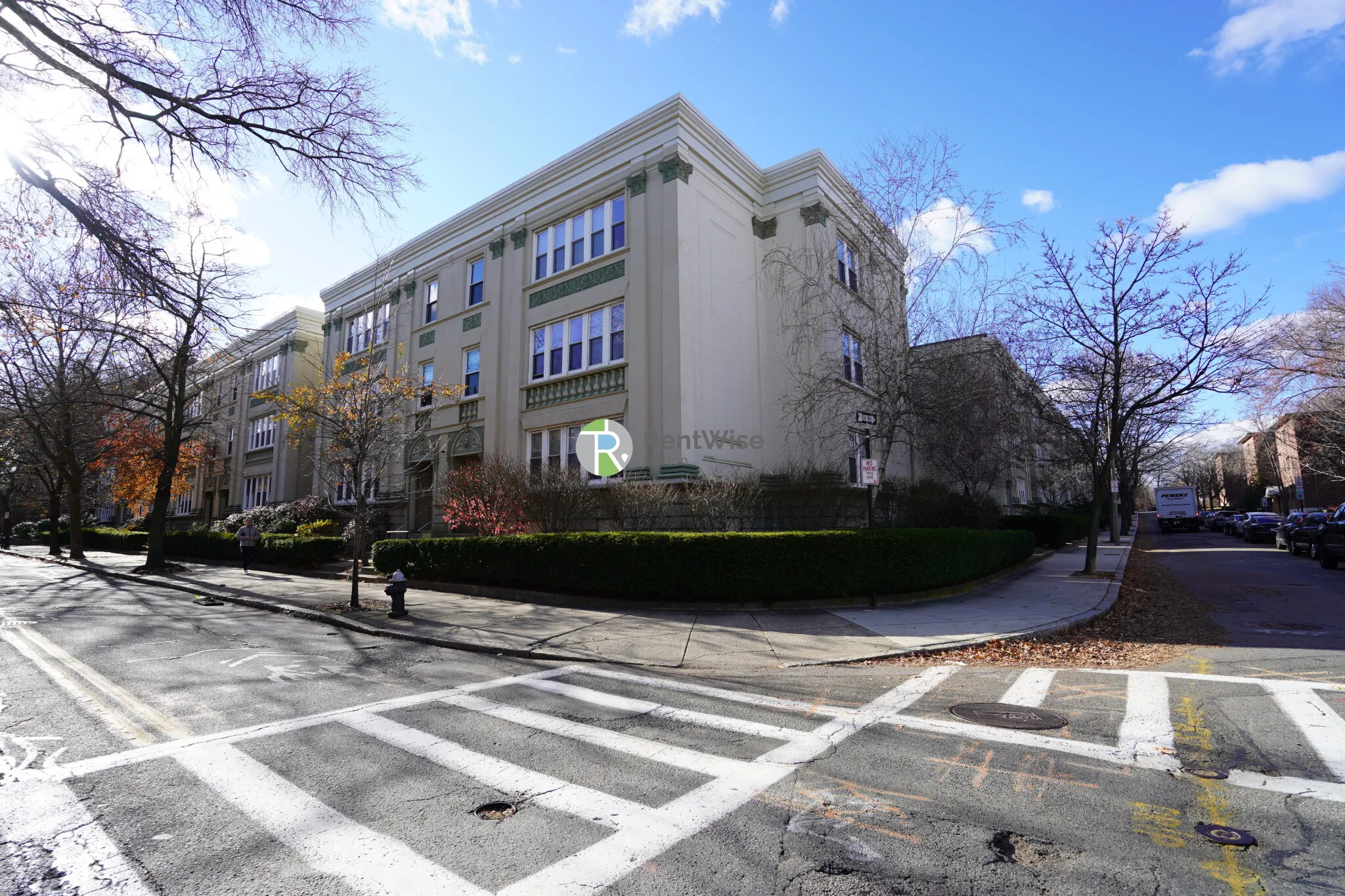 4 bed, 1 bath apartment for rent at 62 Egmont St Unit 5, North Brookline