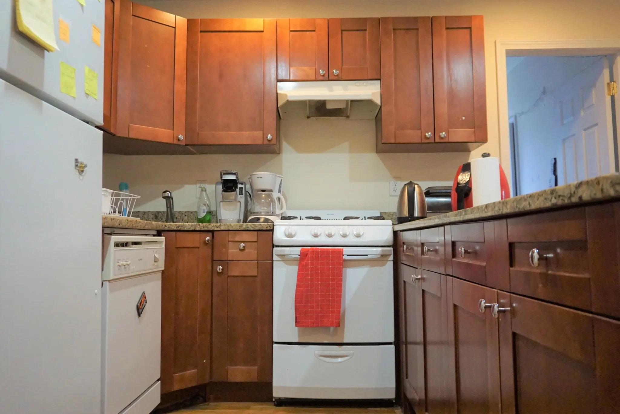 3 bed, 1 bath apartment for rent at 62 Egmont St Unit 6, North Brookline — photo 8 of 25