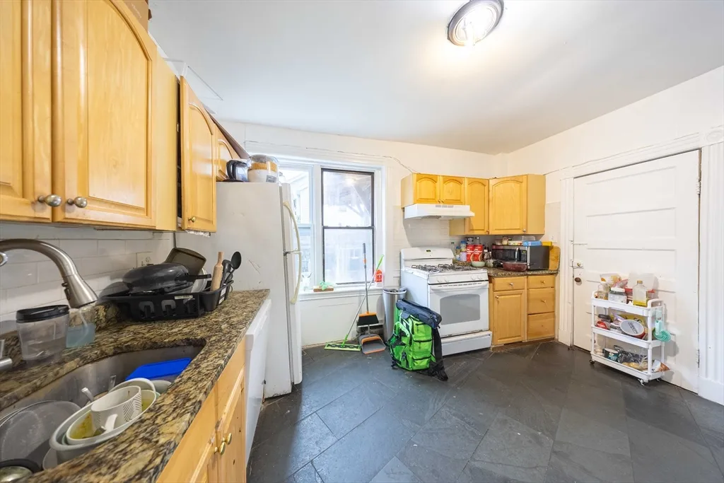 3 bed, 1 bath apartment for rent at 62 Empire St Unit 1, Allston — photo 5 of 15