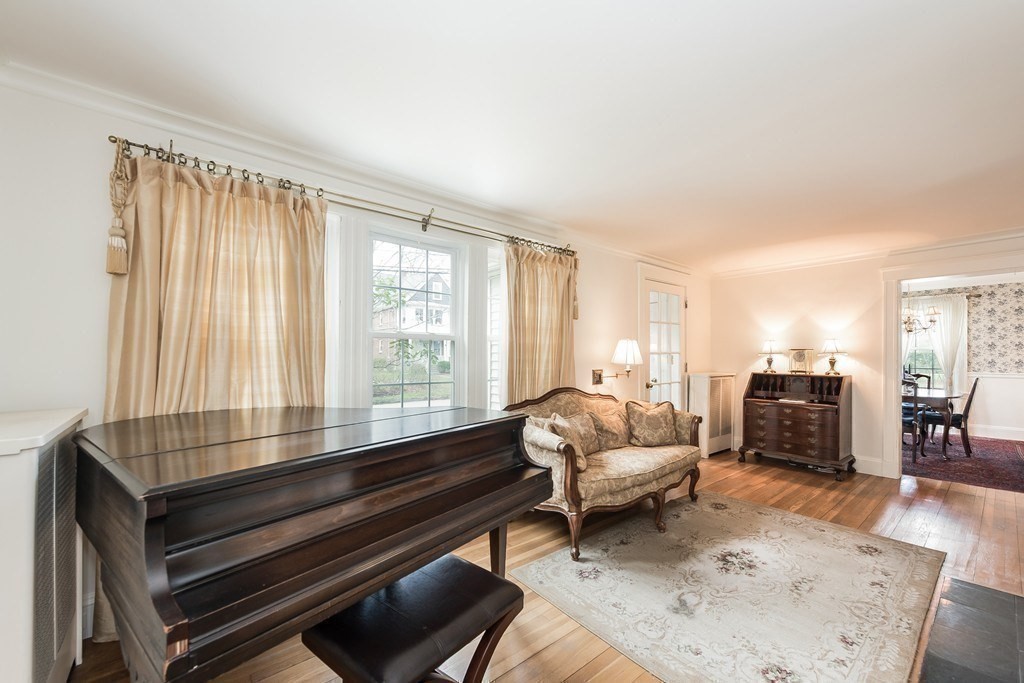 4 bed, 2 bath apartment for rent at 62 Evergreen Ave, Newton — photo 5 of 15