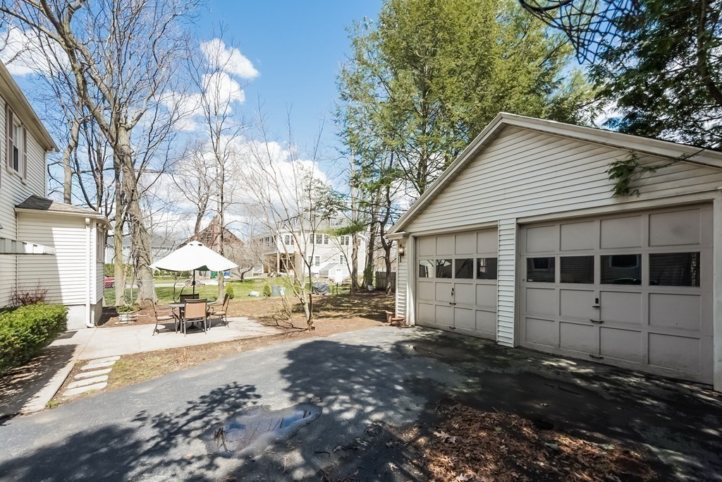 4 bed, 2 bath apartment for rent at 62 Evergreen Ave, Newton — photo 2 of 15