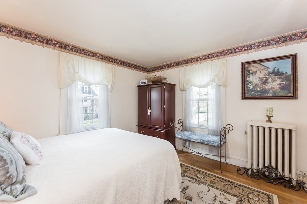 4 bed, 2 bath apartment for rent at 62 Evergreen Ave, Newton — photo 6 of 15