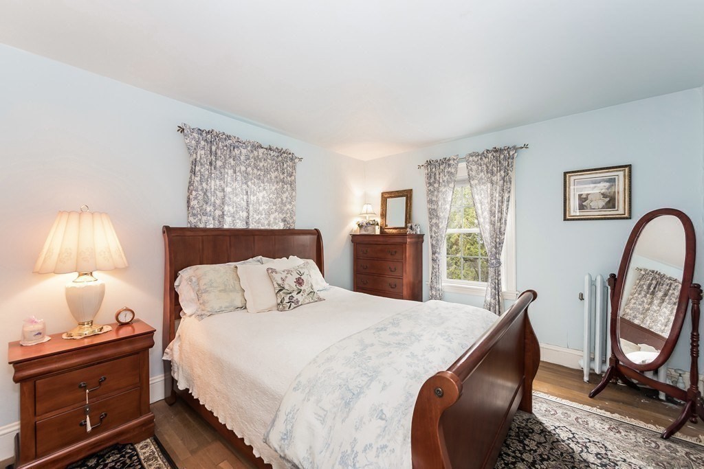 4 bed, 2 bath apartment for rent at 62 Evergreen Ave, Newton — photo 12 of 15