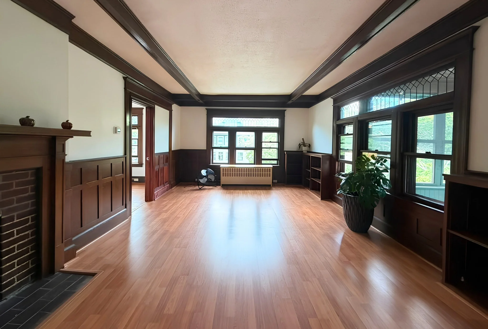 3 bed, 1 bath apartment for rent at 62 Firglade Ave Unit 2, Springfield — photo 3 of 21