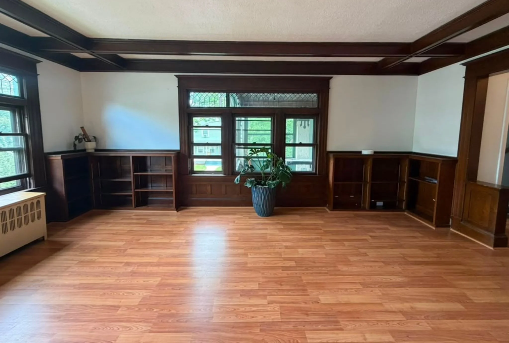 3 bed, 1 bath apartment for rent at 62 Firglade Ave Unit 2, Springfield — photo 4 of 21