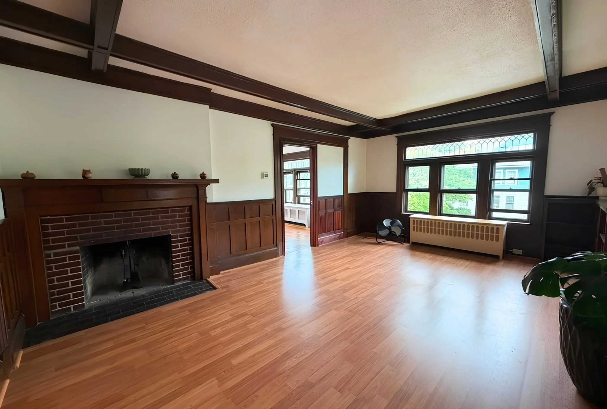 3 bed, 1 bath apartment for rent at 62 Firglade Ave Unit 2, Springfield — photo 2 of 21