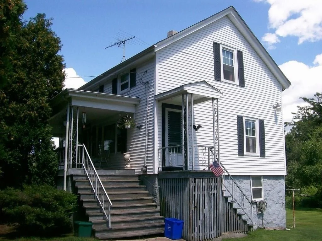 1 bed, 1 bath apartment for rent at 62 Fish Rd Unit 2, Tiverton — photo 1 of 12