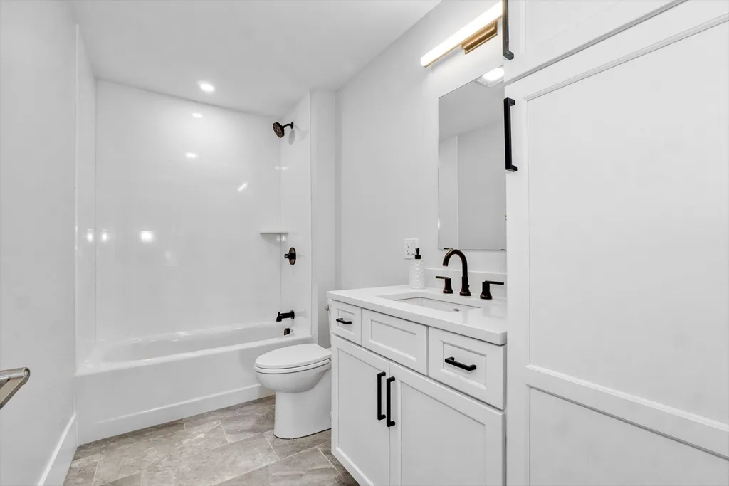 2 bed, 2 bath apartment for rent at 62 Foundry St Unit 506, Wakefield — photo 31 of 42