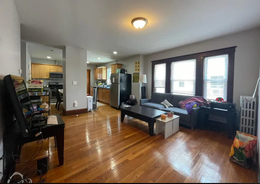 3 bed, 1 bath apartment for rent at 62 Frederick Ave Unit ., South Medford — photo 3 of 8