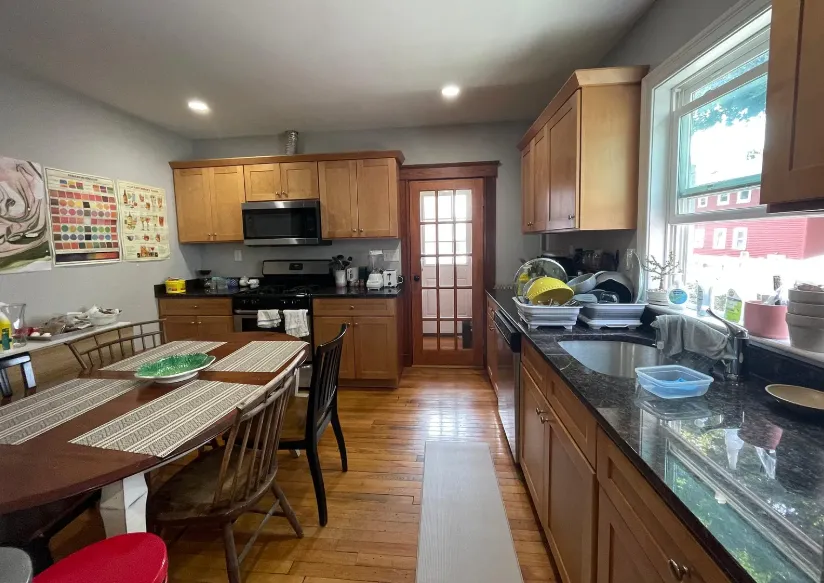 3 bed, 1 bath apartment for rent at 62 Frederick Ave Unit ., South Medford — photo 2 of 8