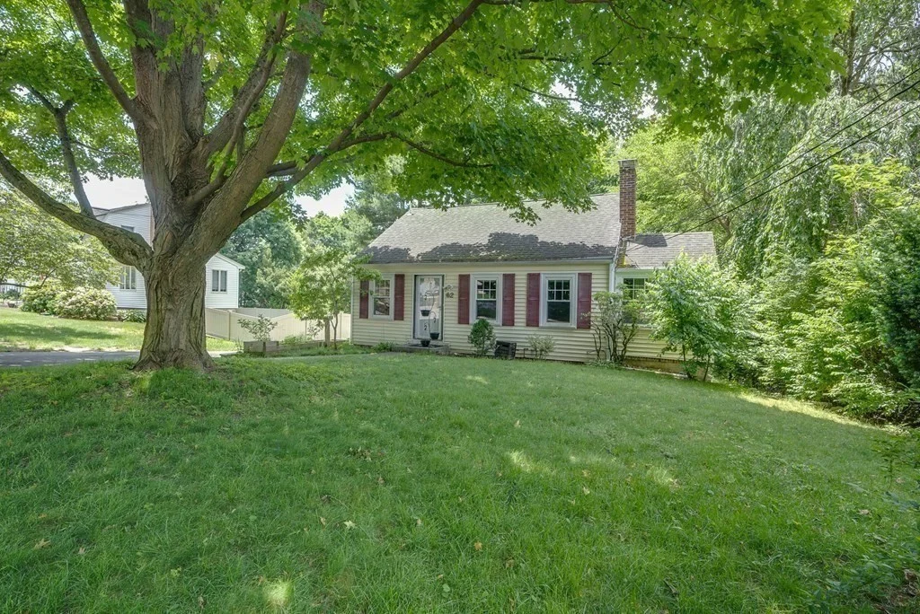 4 bed, 3 bath apartment for rent at 62 Gleason Rd, Lexington — photo 2 of 41