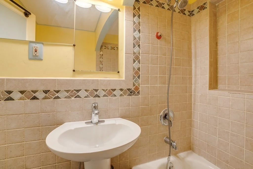 4 bed, 3 bath apartment for rent at 62 Gleason Rd, Lexington — photo 18 of 41
