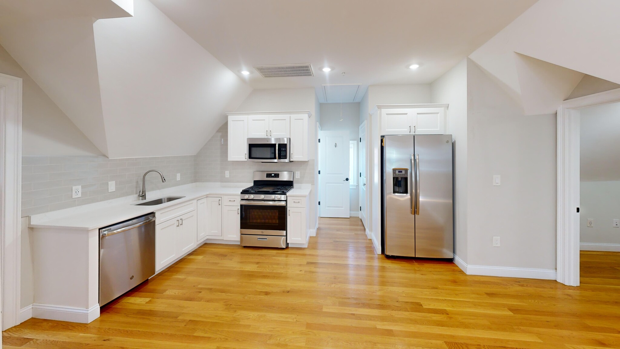 3 bed, 2 bath apartment for rent at 62 Gordon St Unit 1A, Allston — photo 3 of 14
