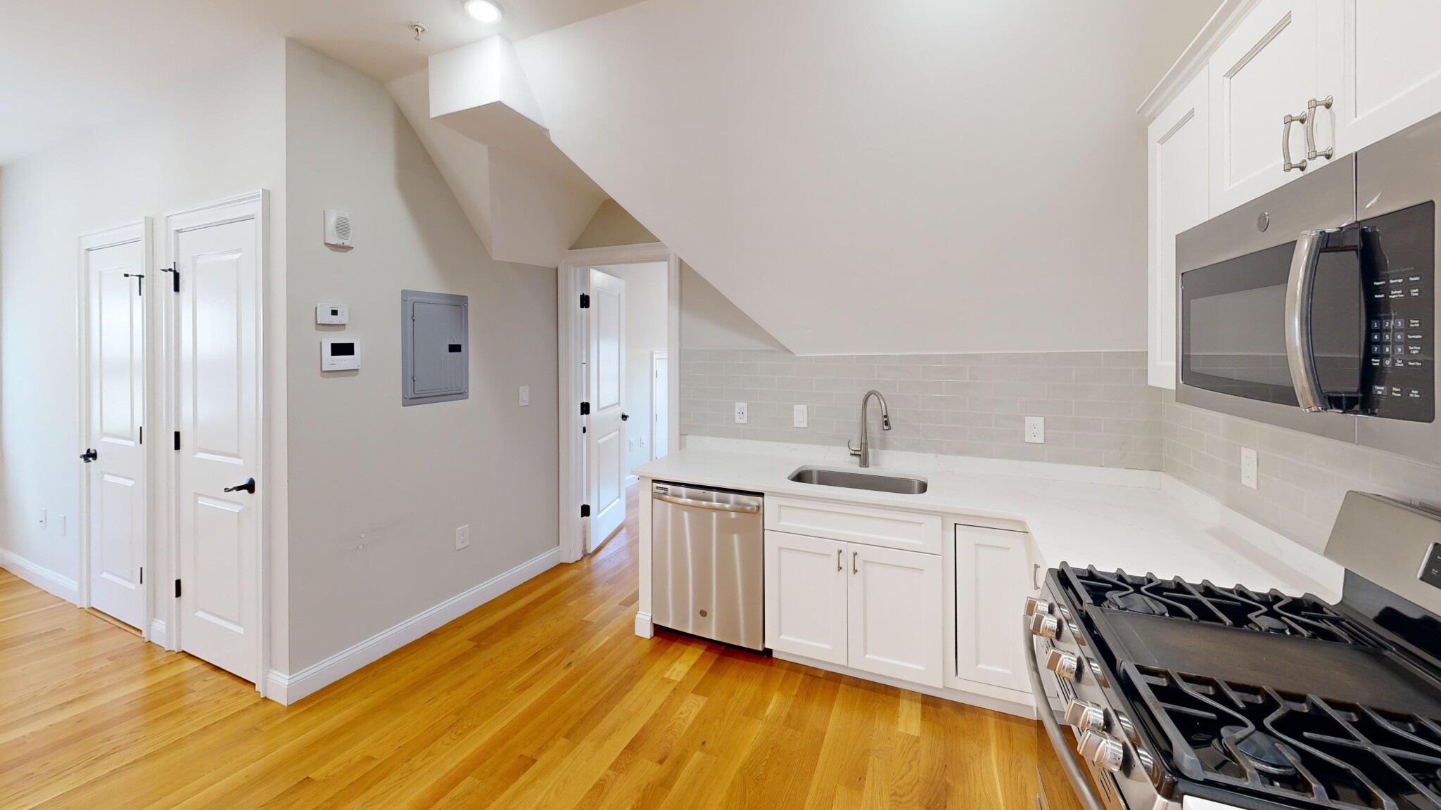 3 bed, 2 bath apartment for rent at 62 Gordon St Unit 1A, Allston — photo 9 of 14