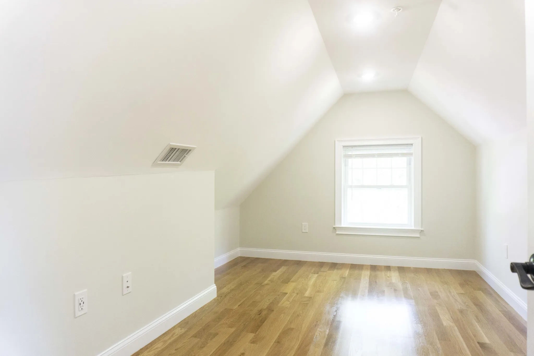 2 bed, 2 bath apartment for rent at 62 Gordon St Unit 3, Brighton — photo 5 of 11
