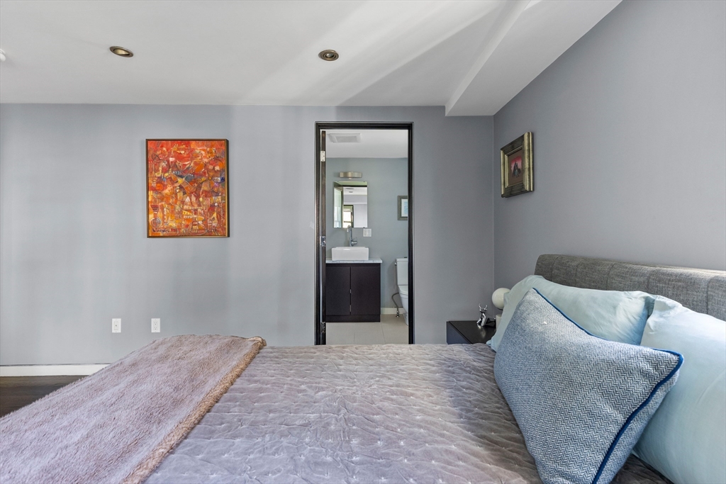 2 bed, 2 bath apartment for rent at 62 Grampian Way Unit Furnished, Dorchester — photo 19 of 37