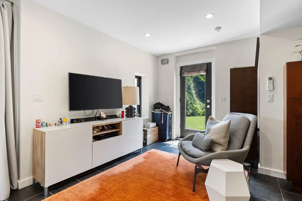Studio bed, 1 bath apartment for rent at 62 Grampian Way Unit Studio, Dorchester — photo 5 of 25