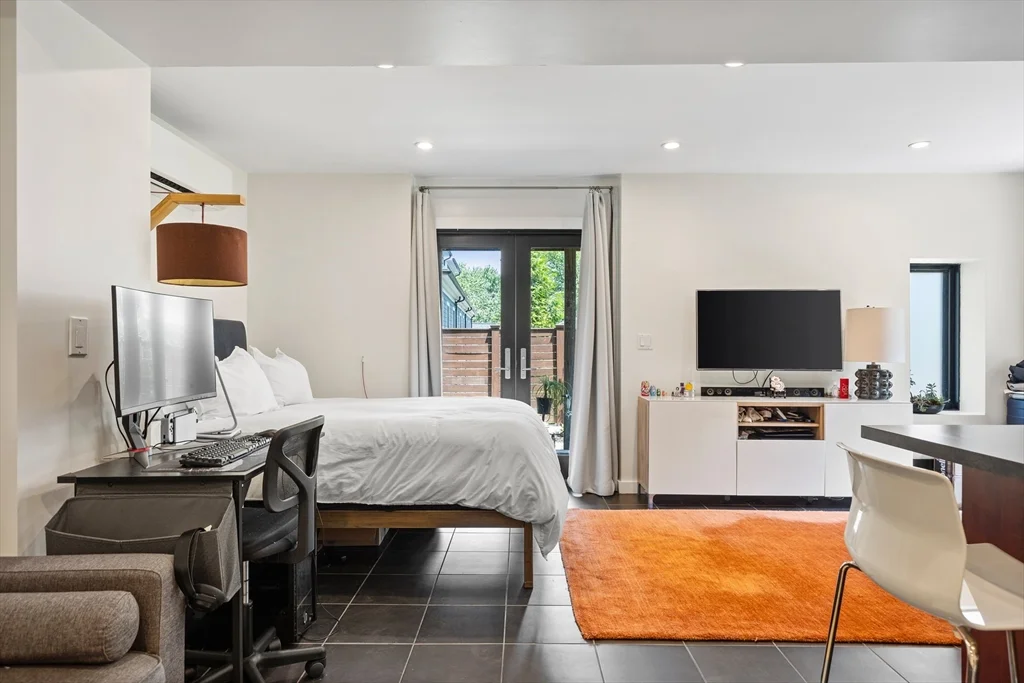 Studio bed, 1 bath apartment for rent at 62 Grampian Way Unit Studio, Dorchester — photo 14 of 25