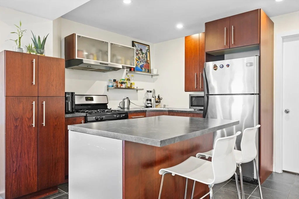 Studio bed, 1 bath apartment for rent at 62 Grampian Way Unit Studio, Dorchester — photo 9 of 25