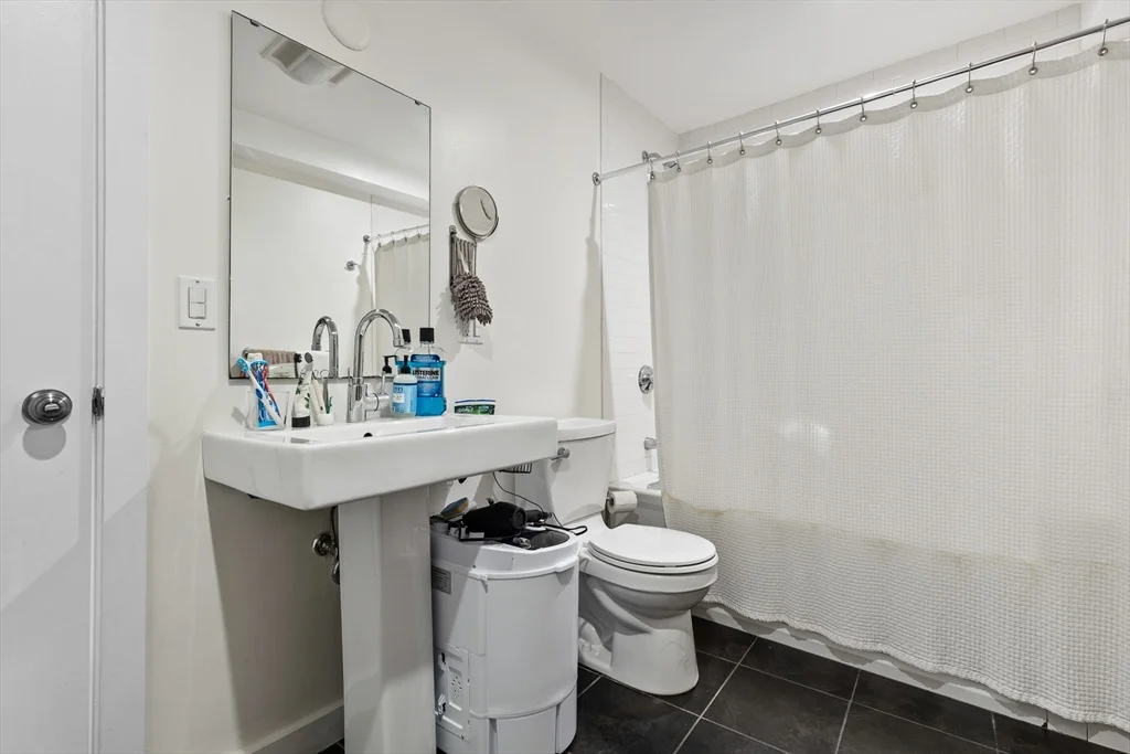 Studio bed, 1 bath apartment for rent at 62 Grampian Way Unit Studio, Dorchester — photo 18 of 25